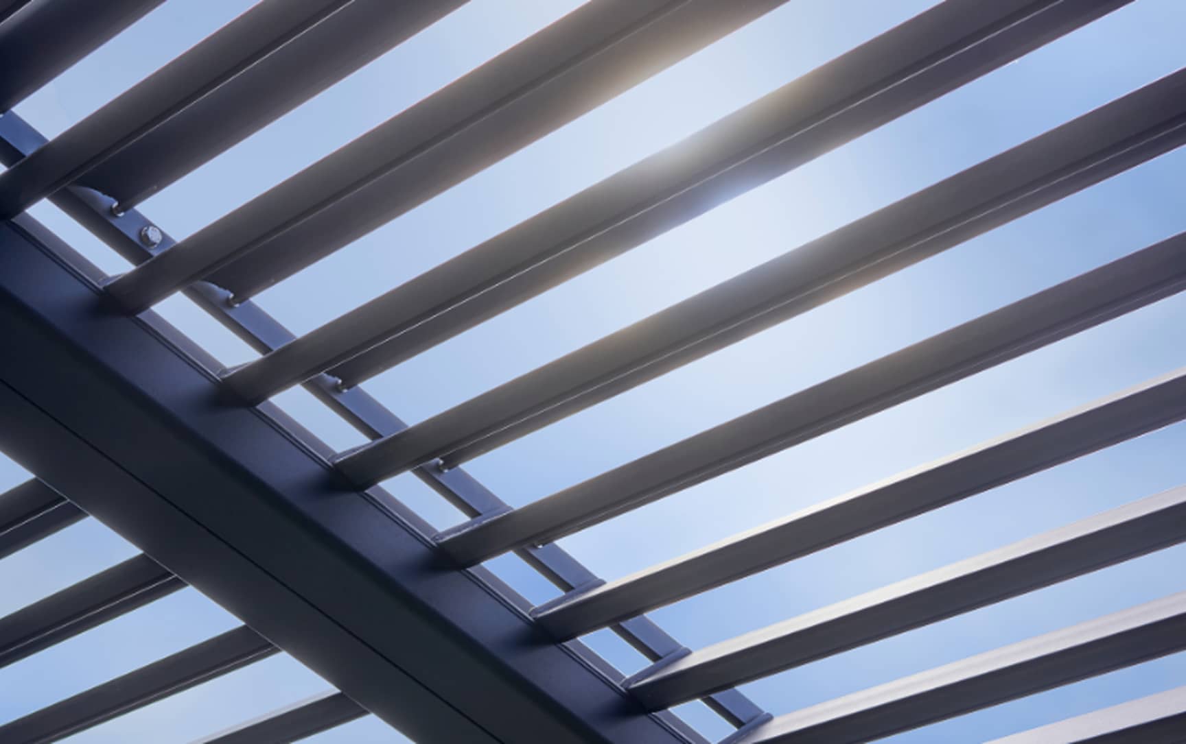 Pinela louvered roof close up